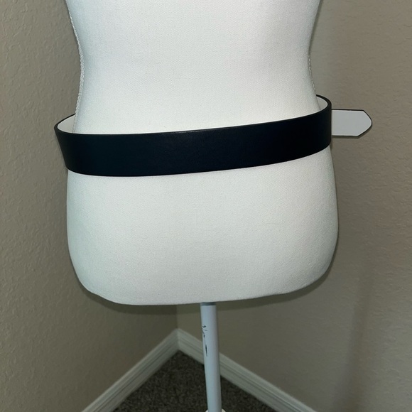 Juicy Couture Women’s Belt White & Black with Buckle, approx 36.5in or 3.5 ft